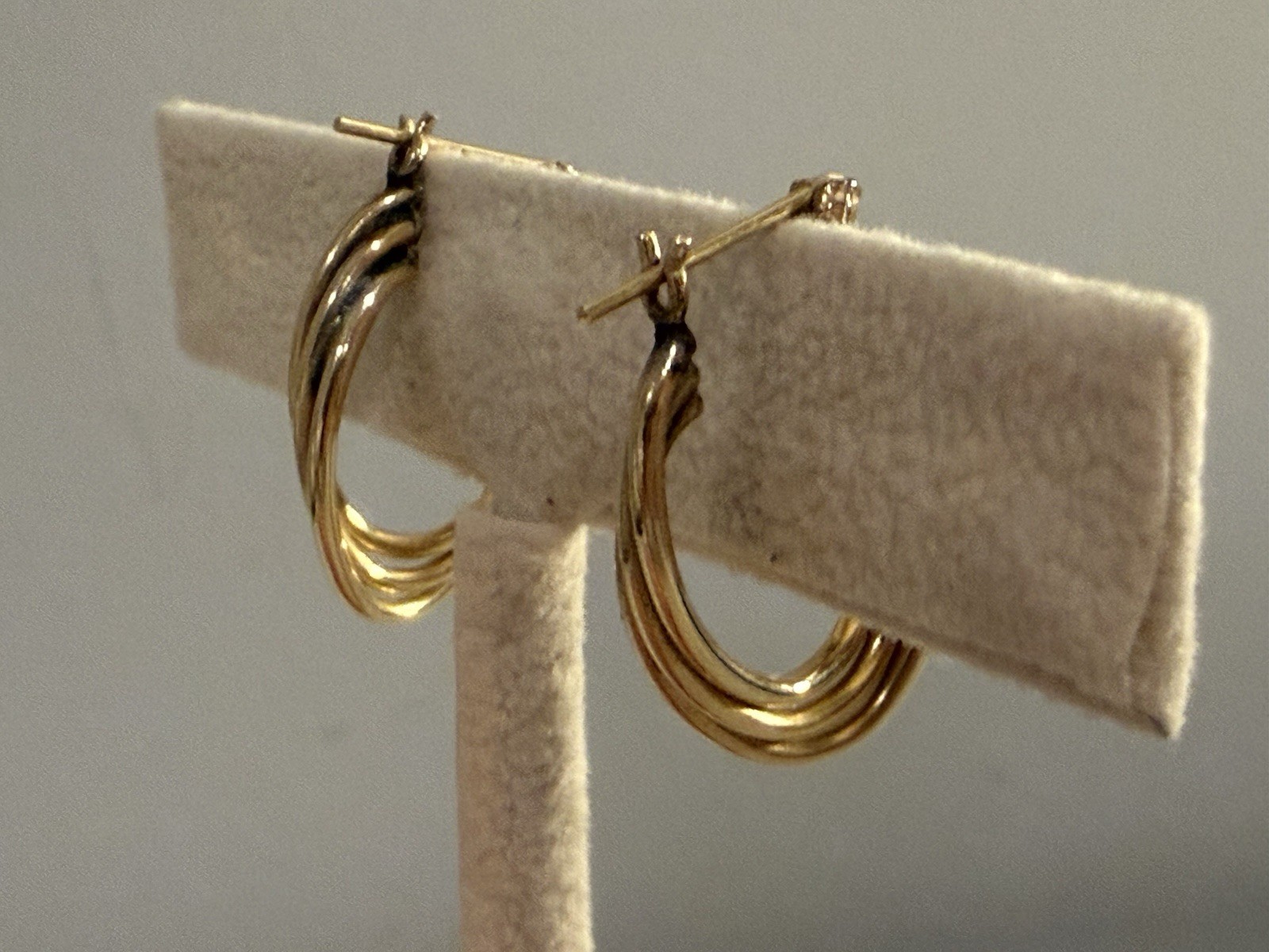 Classic 14K Yellow Gold Earrings 2.56 g Oval Multi Hoop 1″ drop