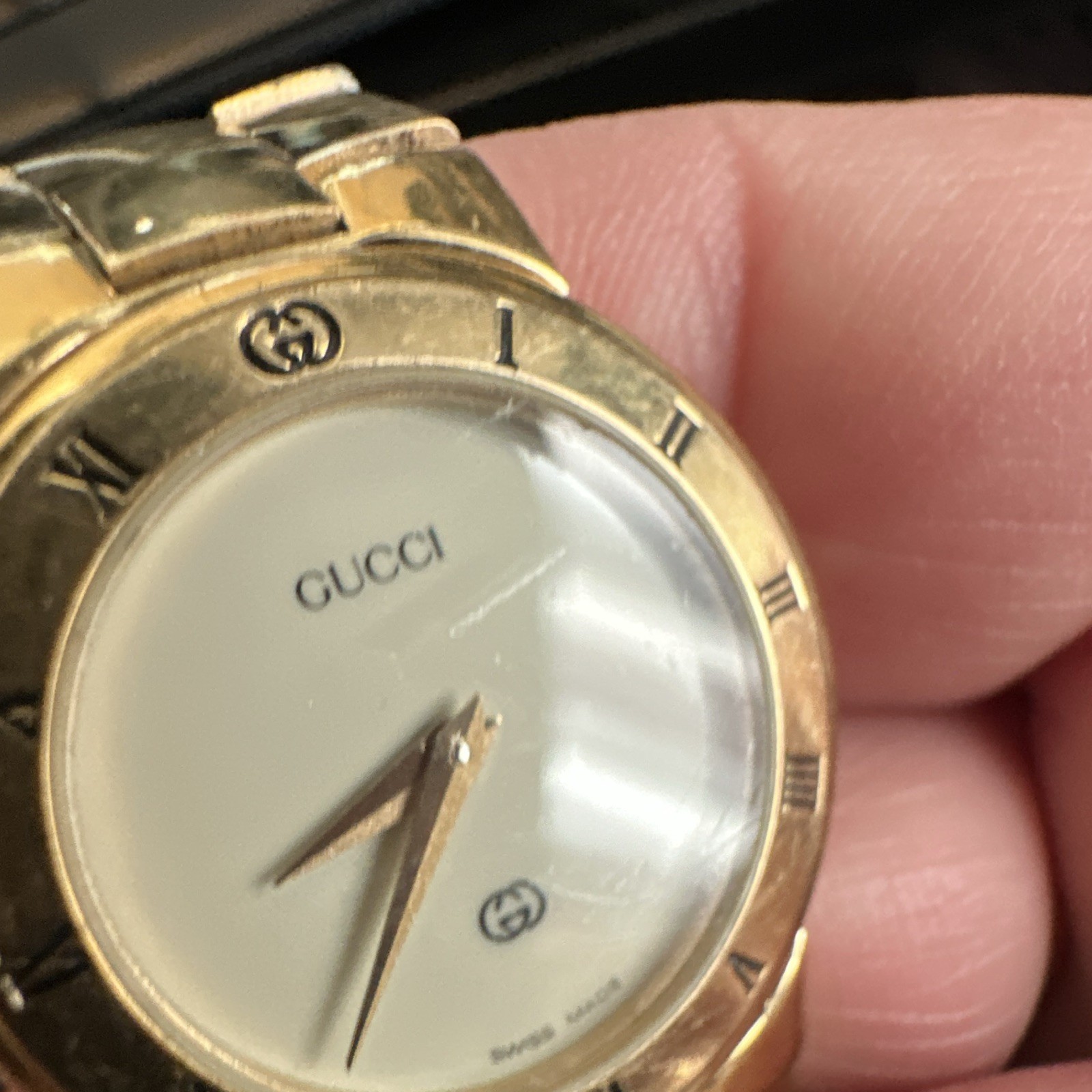 Gucci 3300L Swiss Made Women’s Gold Tone Bracelet Gold Plated – needs battery