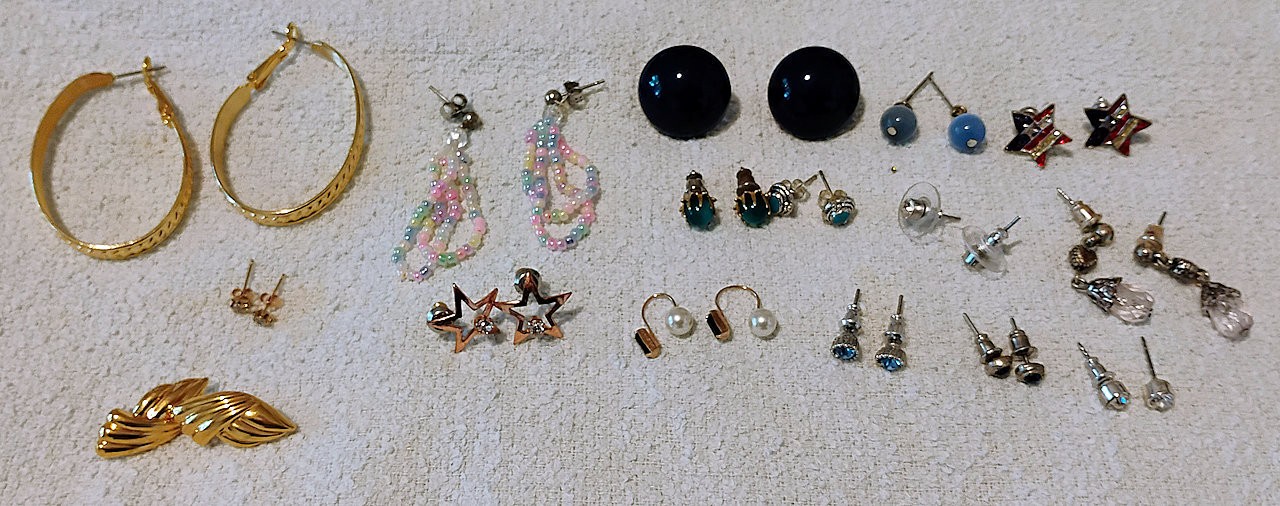 Lot of 16 Pairs of Vintage Stud & Hook Earrings – Estate, Family, Etc. READ!