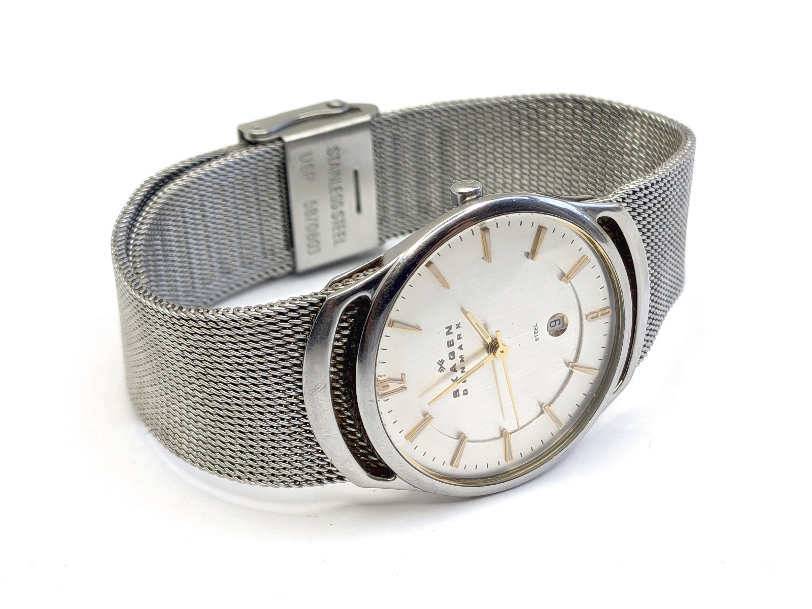 EUC Skagen Denmark 597SGC Milanese Mesh Bracelet Unisex Ultra Slim UNisex Watch