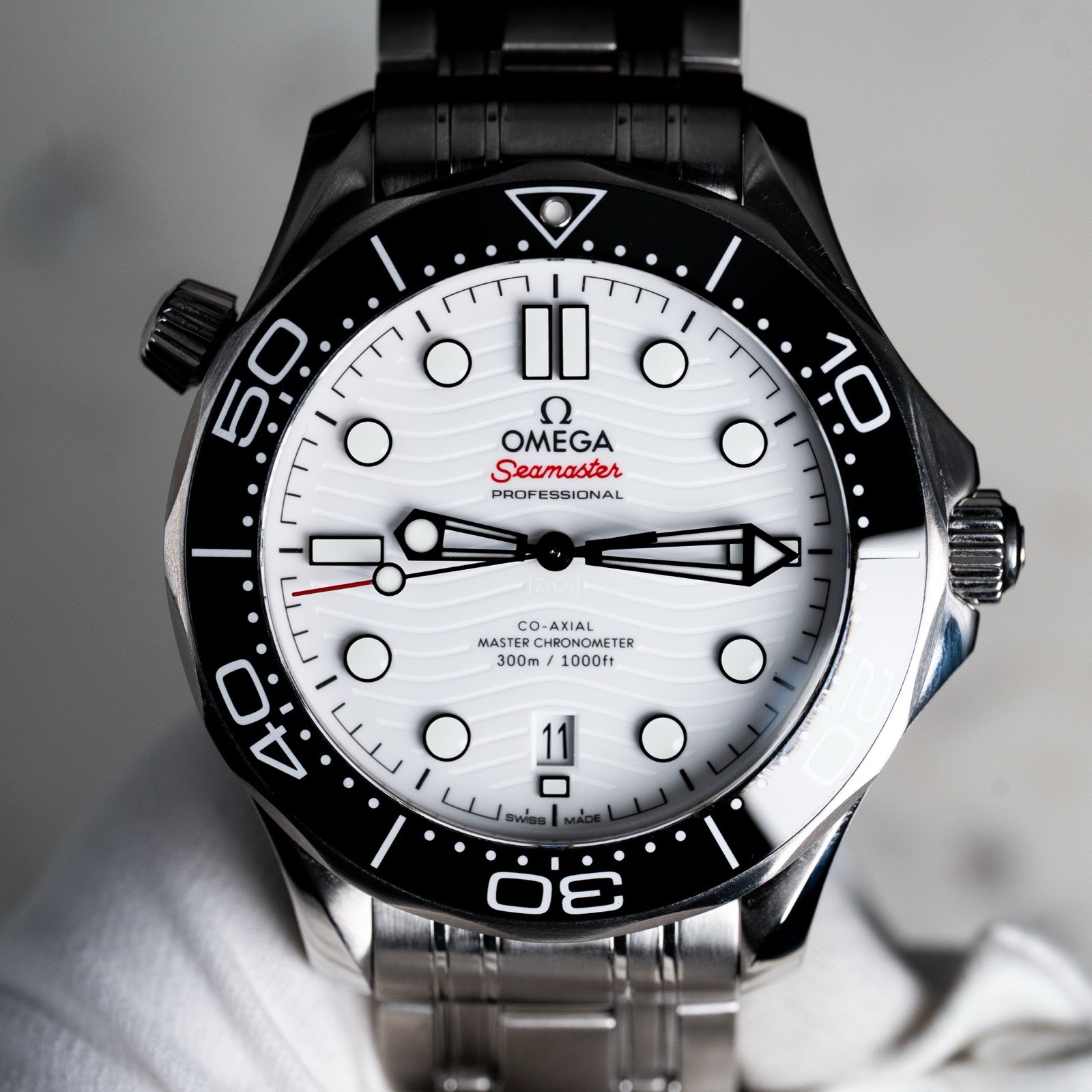 OMEGA Seamaster Diver 300M 210.30.42.20.04.001 White Wave Box And Papers