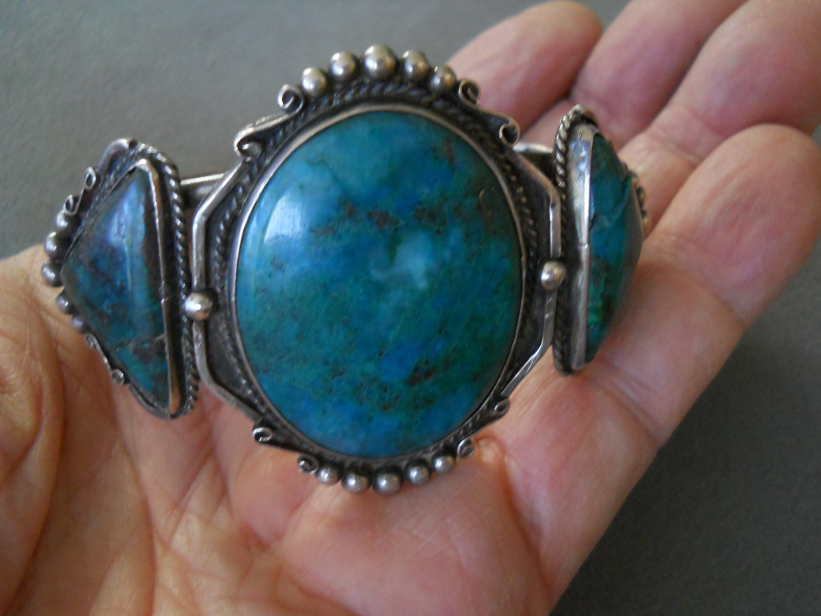 Native American Rich Blue Chrysocolla Sterlin Silver Cuff Bracelet 54g 2″ center