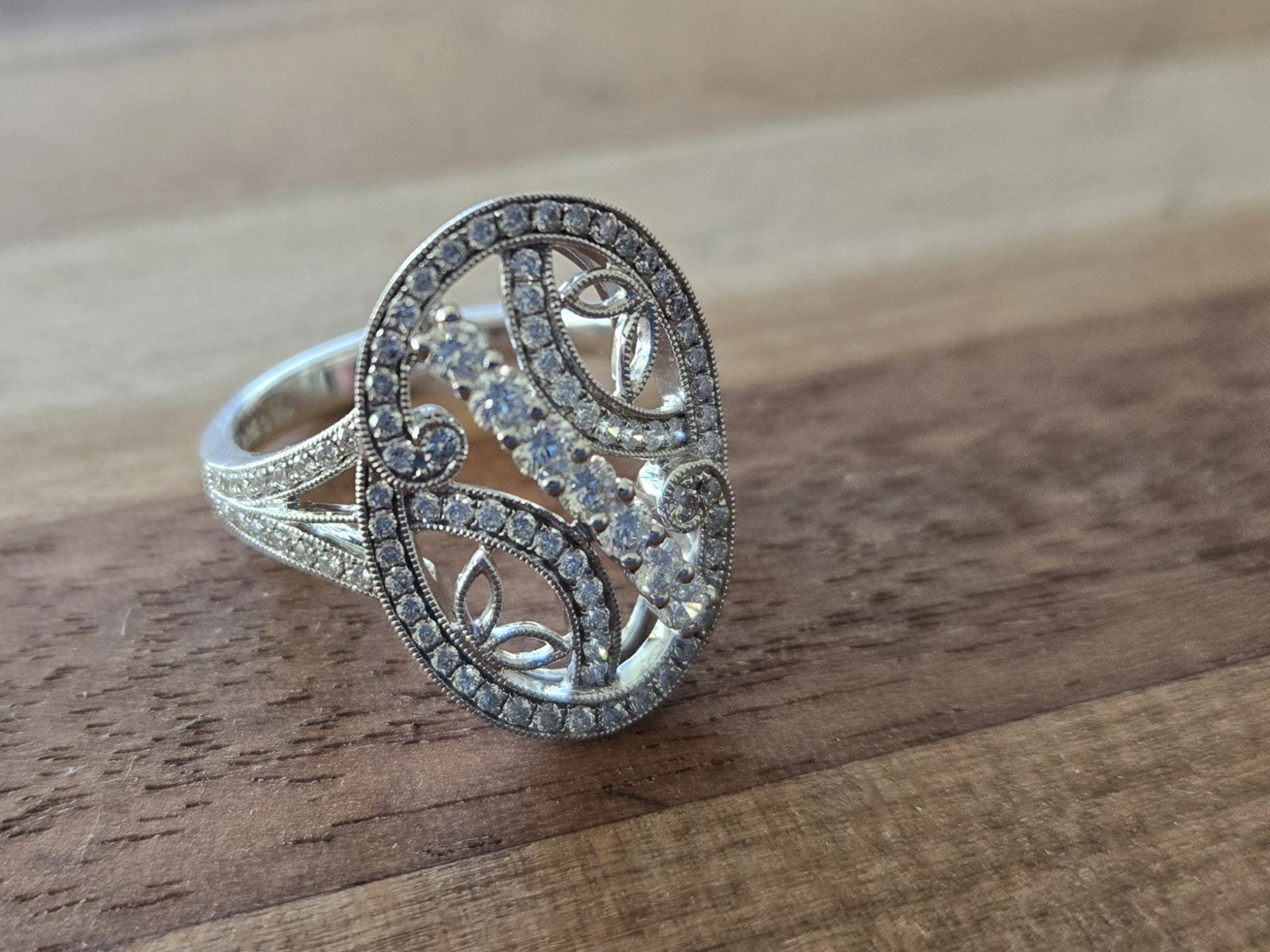 Simon G Right Hand Ring Size 6.5 18KW TR547