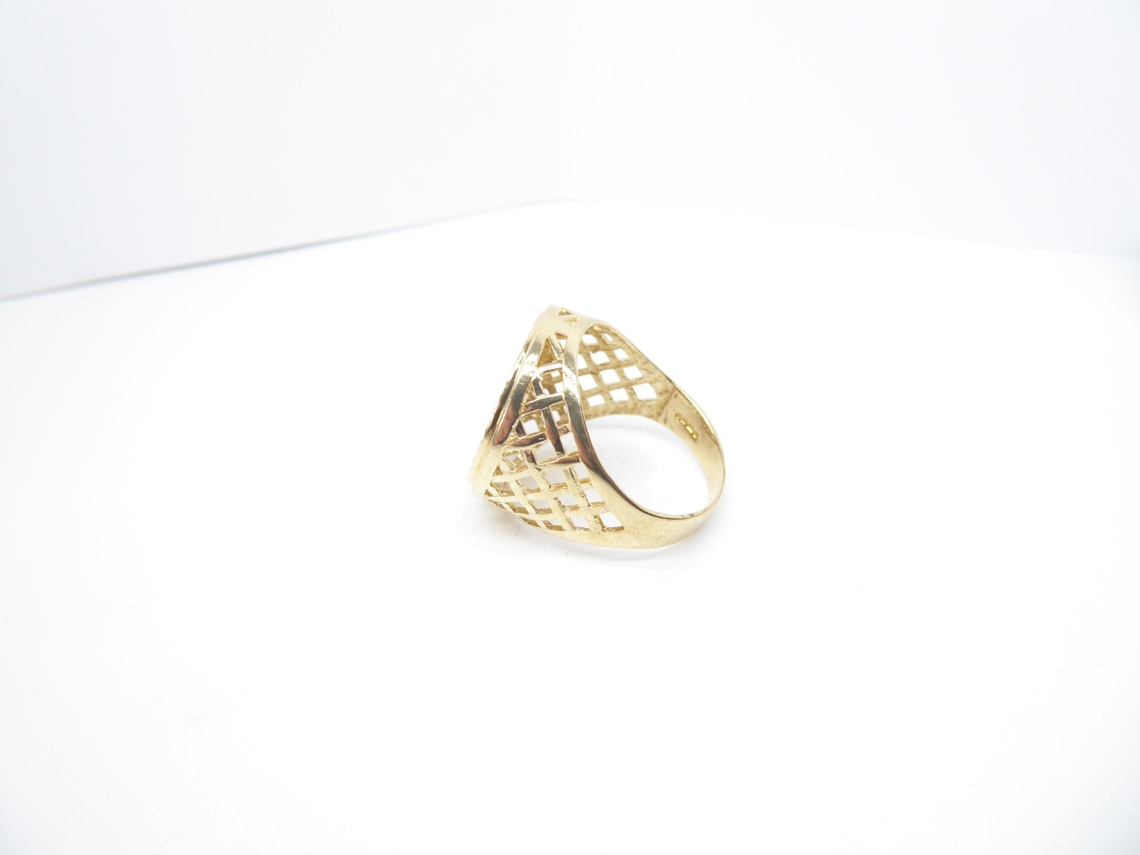 9ct Gold Signet Ring George & the Dragon Disc 5.3grams Hallmarked size U 1/2 Box