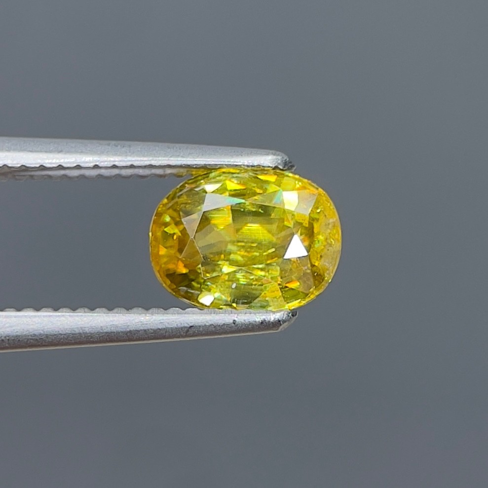 Natural Sphene,Titanite 0.98 ct / Tanzania