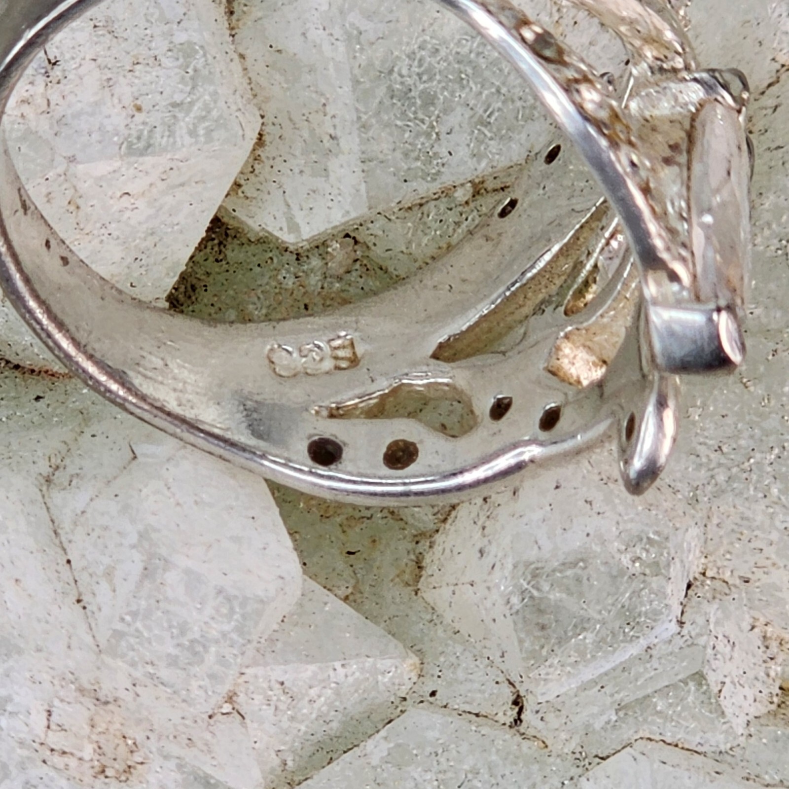 Sterling Silver 925 Ring Sz 7 White Stone Engraved Wide Band Cocktail 1″ Flawed