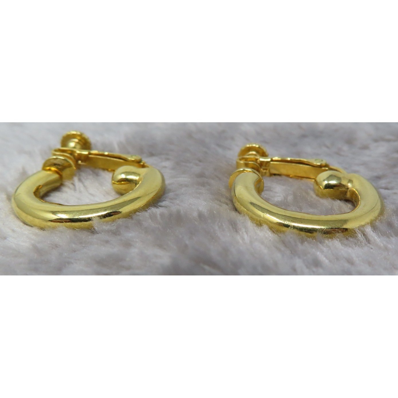Vintage Joan Rivers Classic Elegance Yellow Gold Tone Screw Back Hoop Earrings
