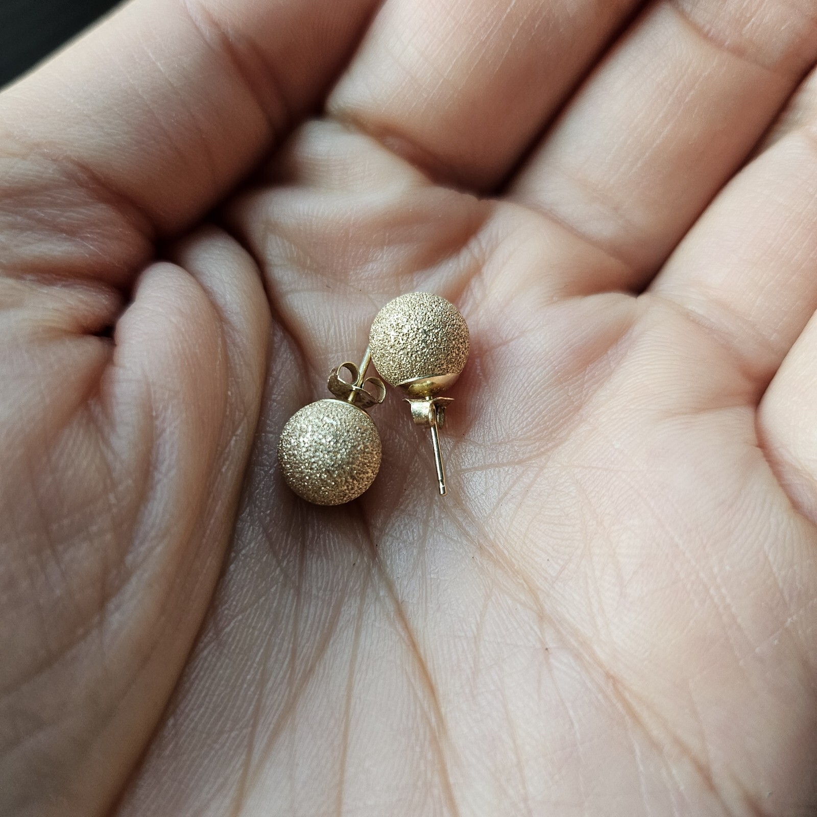 FZN 14k gold stardust sphere stud earrings 5/16″ ball diameter FUZION