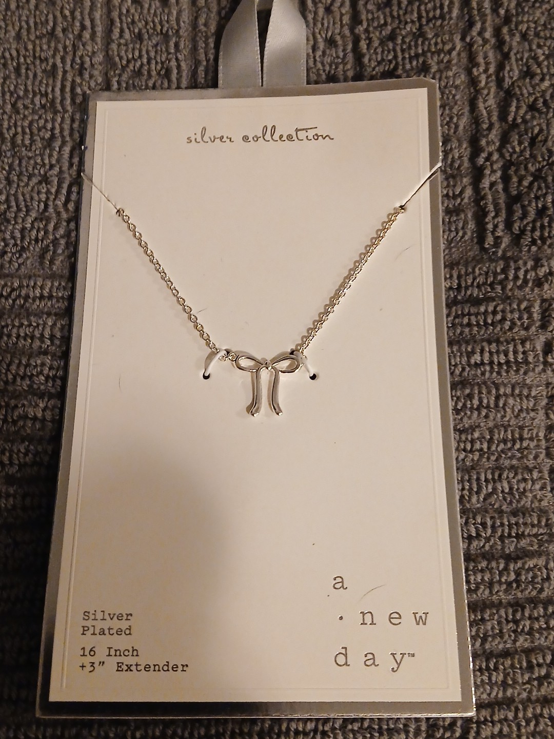 SILVER PLATED BOW 16” NECKLACE WITH 3” EXTENDER LOOK 👀 NEW SEALED