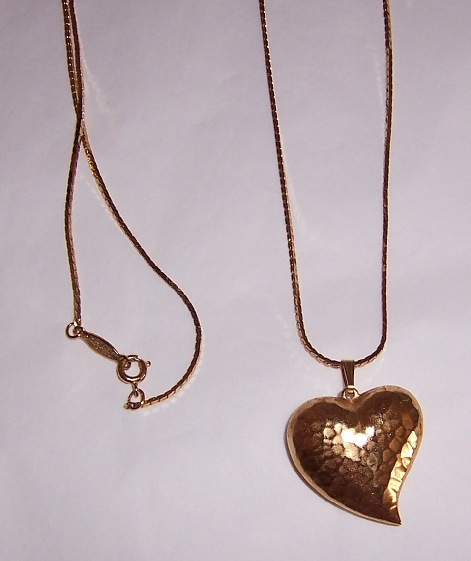 NAPIER Gold Tone 29-1/2″ Chain – Hammered Puffy Heart Pendant – Marked (#N413)