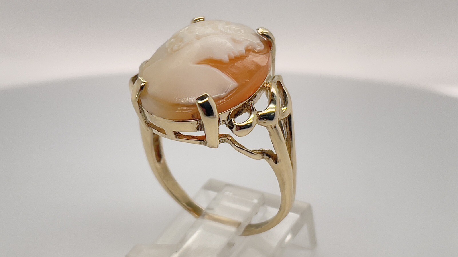 Vintage 14k Yellow Gold 19.9 x 15.1mm Oval Cameo Ring Size 9 3/8 – 5.3 Grams