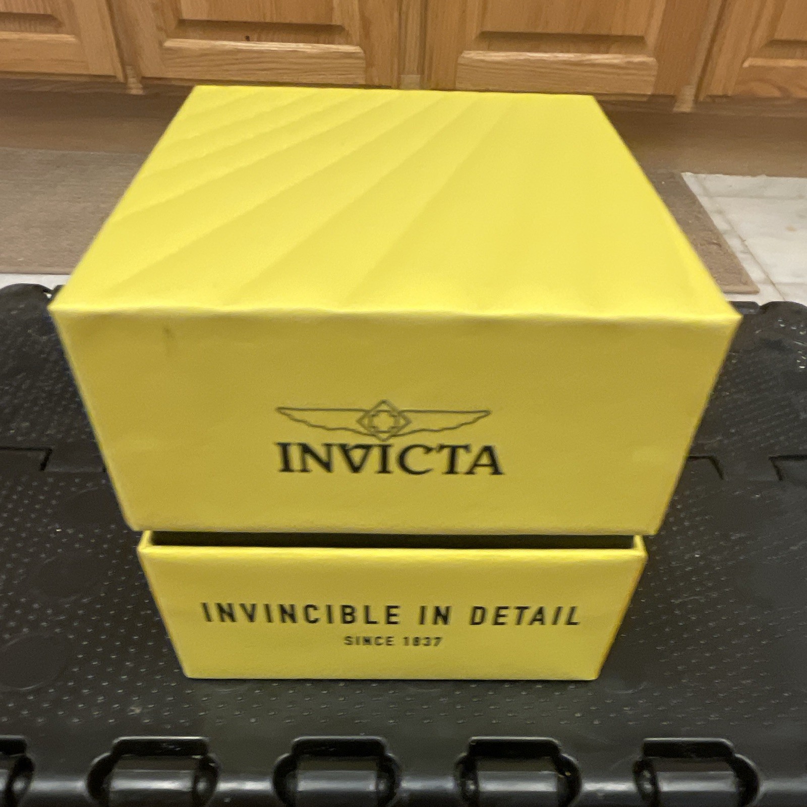 Invicta Men’s Pro Diver 50520 Roulette Gold Bracelet Red Dial 100m with Box