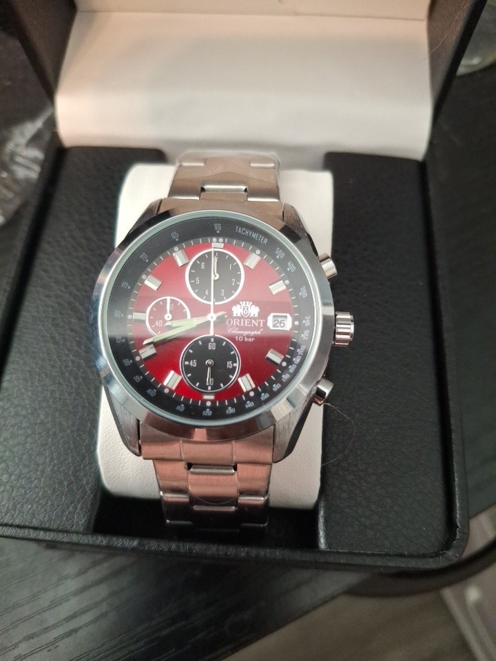 Orient Watch Men’s Quartz Chronograph Red Dial Stainless Steel Band Waterproof