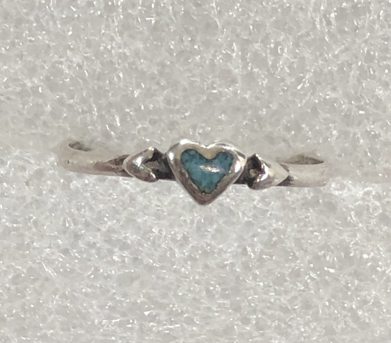 Wheeler Manufacturing Ring Tiny Heart Crushed Turquoise Sterling Silver – Size 6