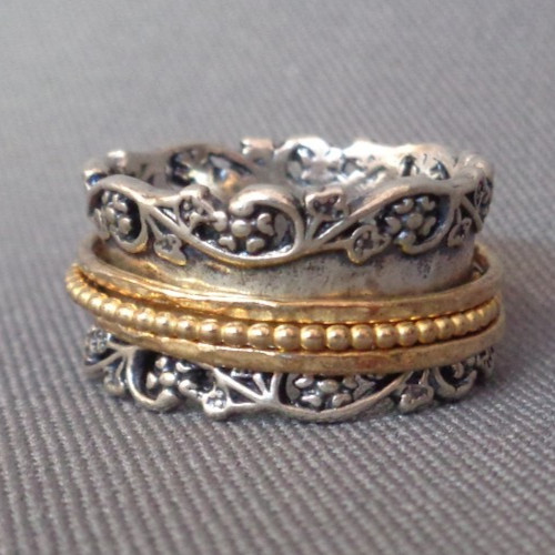 Sterling Silver Two Tone Spinner Band Ring Signed PZ Sz 7 – 7.5 Intricate Scroll