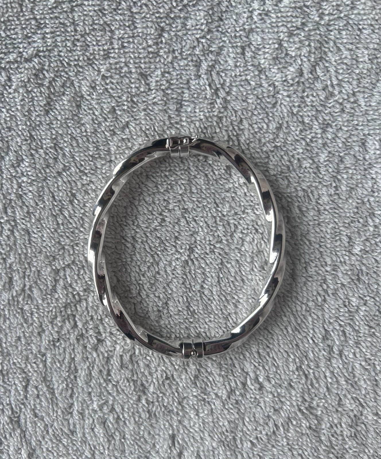 Milor – .925 Sterling Silver Twisted Oval Hinged Bangle Bracelet – Stunning!