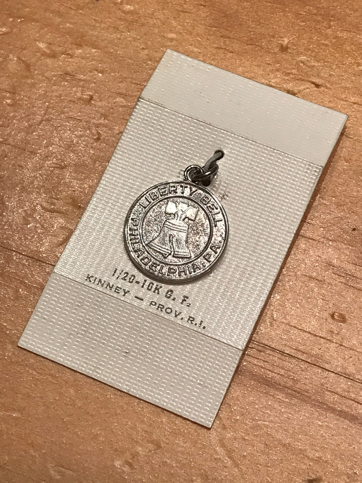 VINTAGE NEW OLD STOCK KINNEY LIBERTY BELL PHILADELPHIA PA CHARM PROV. R.I.