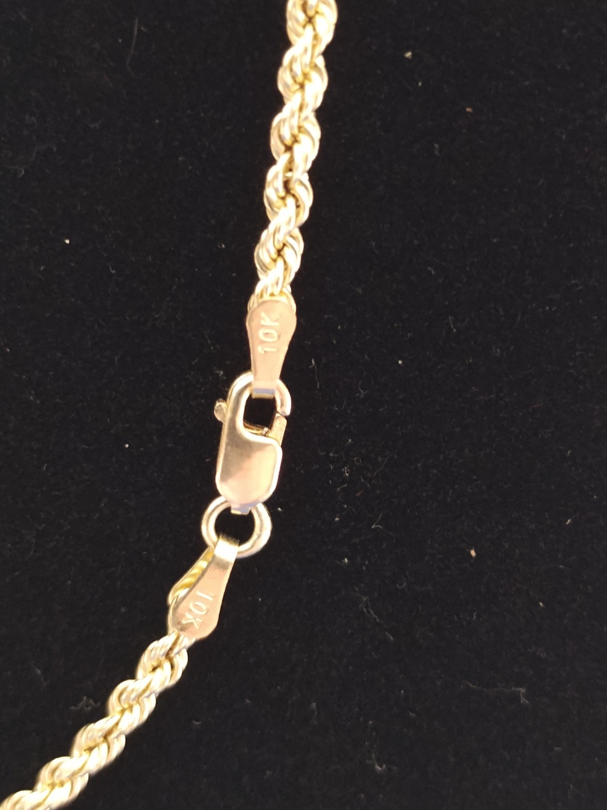 10k Gold Chain, 24 inches long 3.7 grams