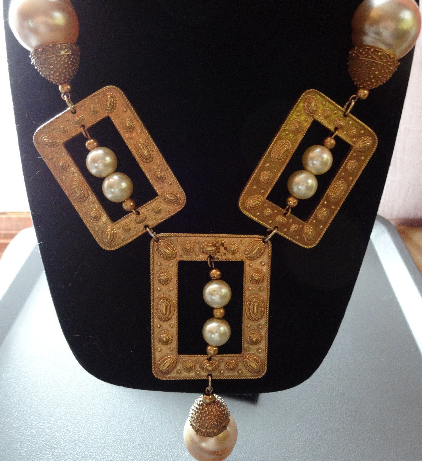 Vtg Signd DR Massive Statement Gold Tone Chunky Baroque Pearl Etruscan Necklace