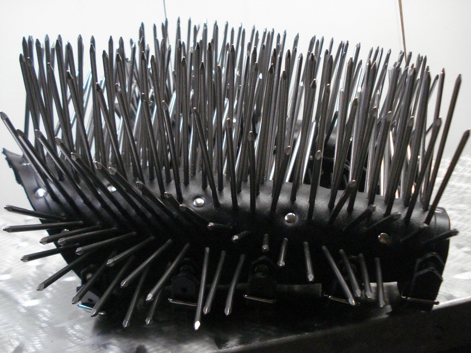 GIANT NAILED LEATHER GAUNTLET. BLACK METAL….. (MDLG0046) ….. SLAYER