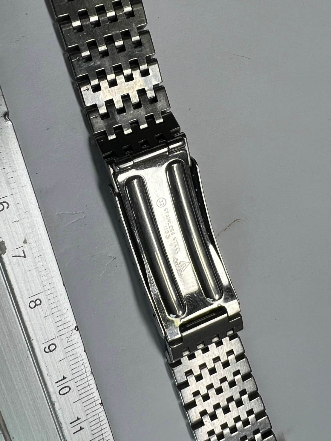 60 . omega 1193 endlink 18 mm 725 stainless steel bracelet 16 cm