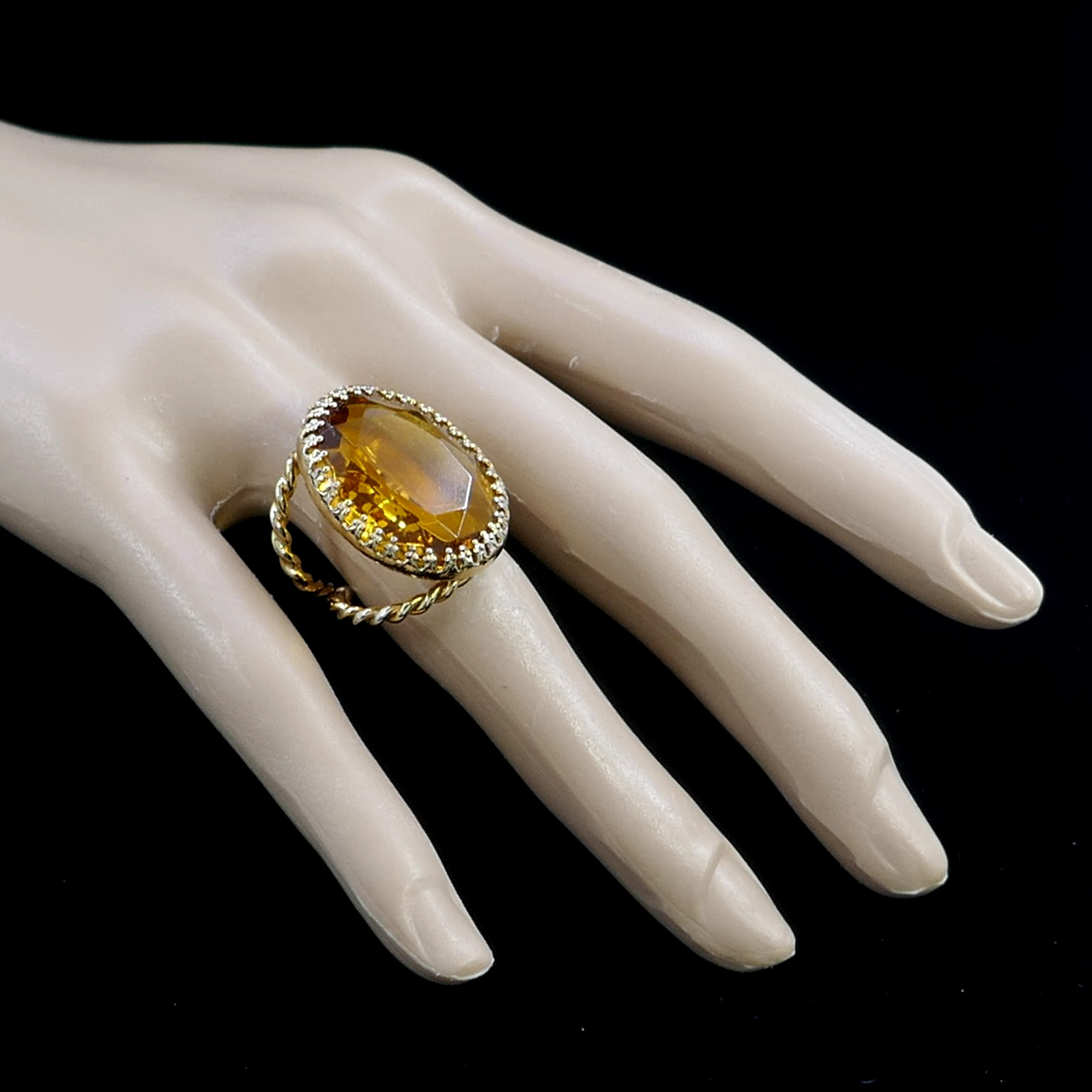 VINTAGE FAUX CITRINE FACETED GLASS RHINESTONE ADJUSTABLE GOLD-TONE OVAL RING