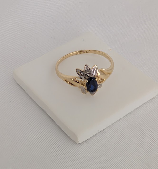 Sapphire & Diamond Ring 10K Gold 1.8 Grams Retail Price $799 Make Me An Offer!