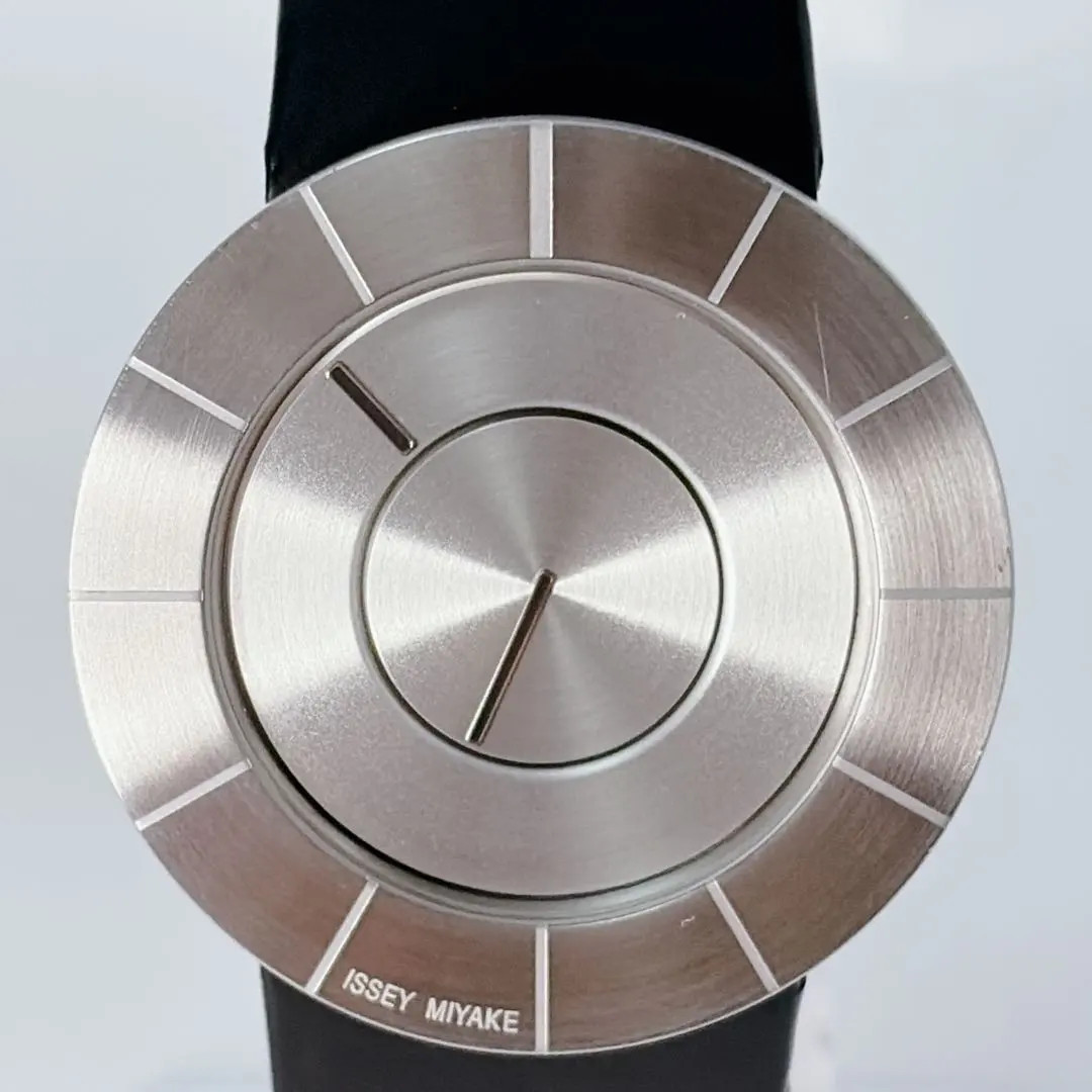 ISSEY MIYAKE TO VJ20-0010 Tokujin Yoshioka Silver Black Quartz Watch Box Papers