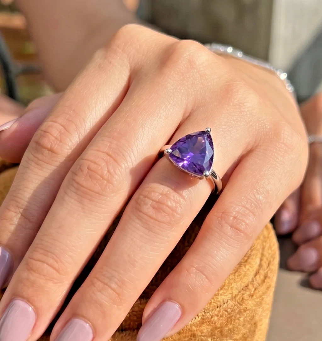 Lovely 6.10 Ct Certified Trillion Purple Diamond Solitaire Ring In 925 Silver