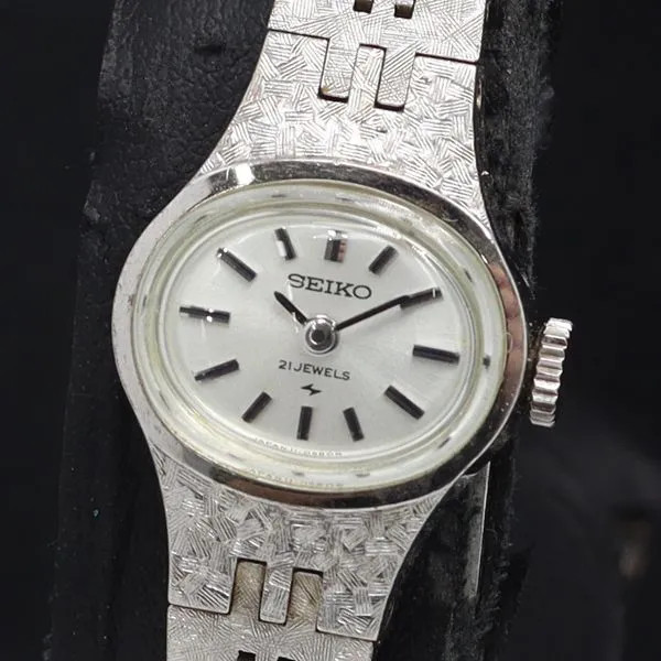 Working, manual winding, excellent condition Seiko 21 jewels 11-7370 silver dial