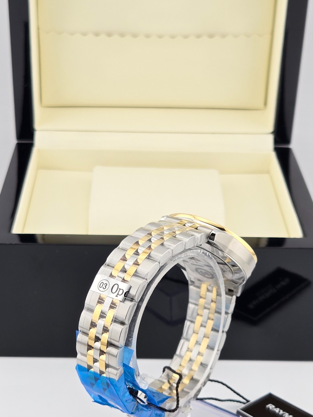 Raymond Weil Freelancer MOP Dial Women’s Watch 5634-STP-97021 ($1375 MSRP)