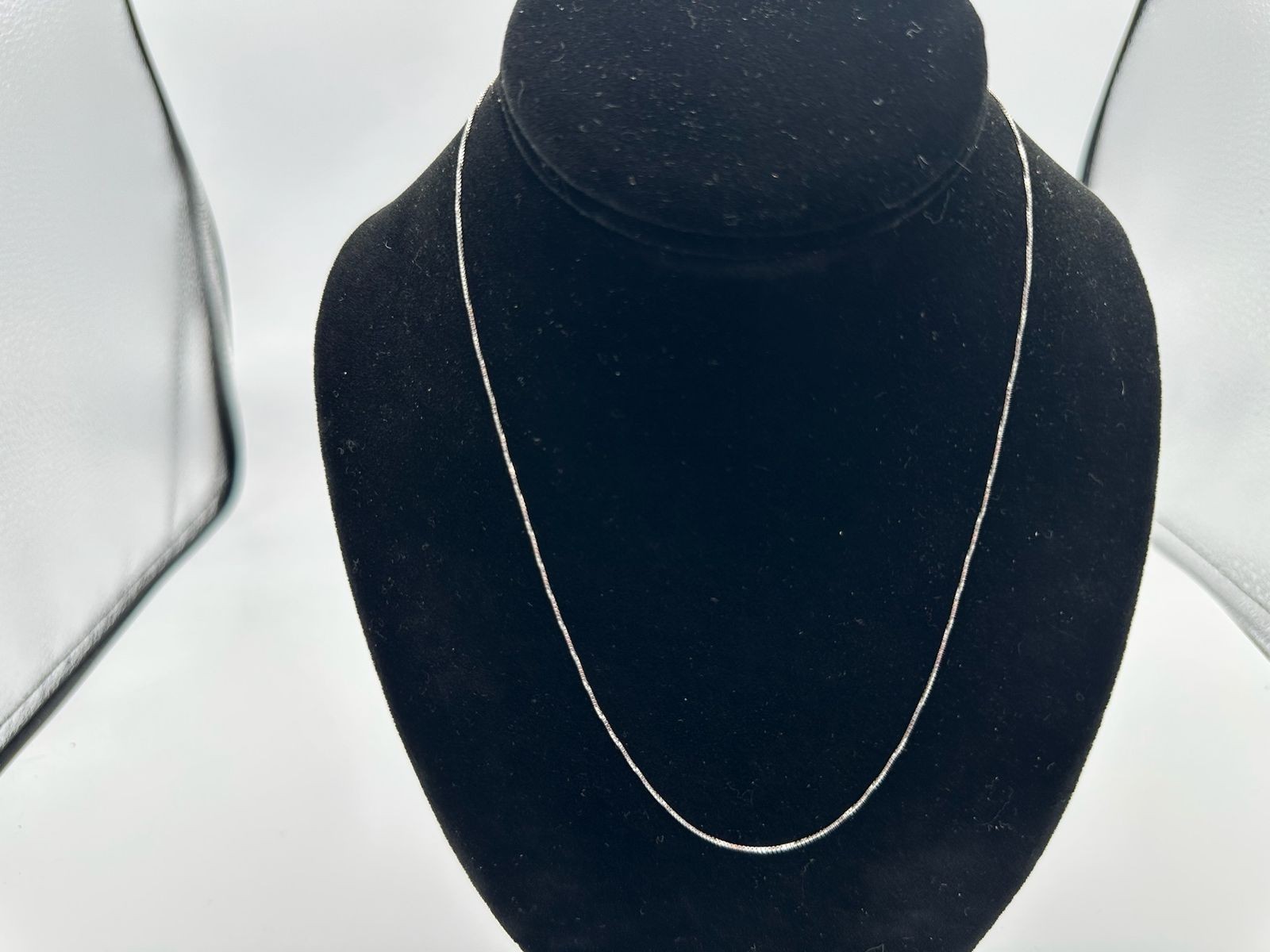 1.24g Vintage Sterling Silver 925 Box Chain Necklace 18 in M