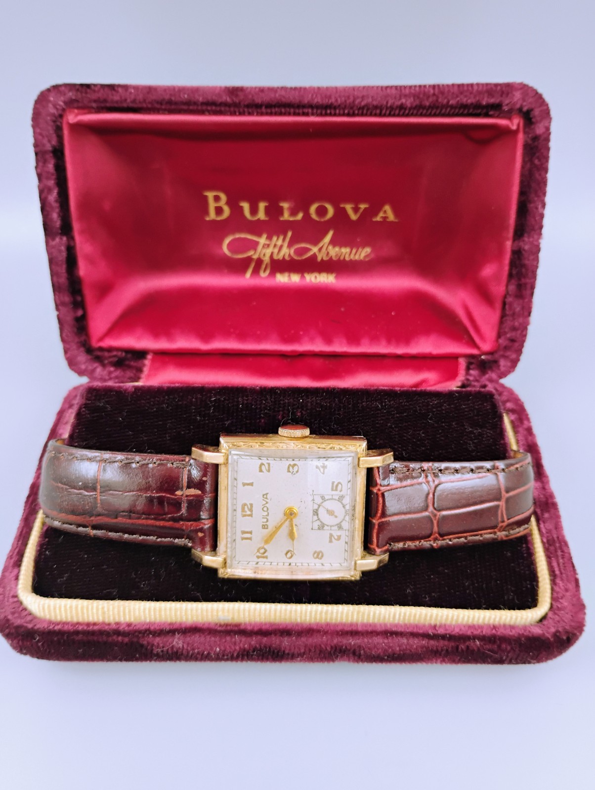 Stunning Vintage 1946 Bulova Mechanical Dress Watch with Engraved Case Art Deco