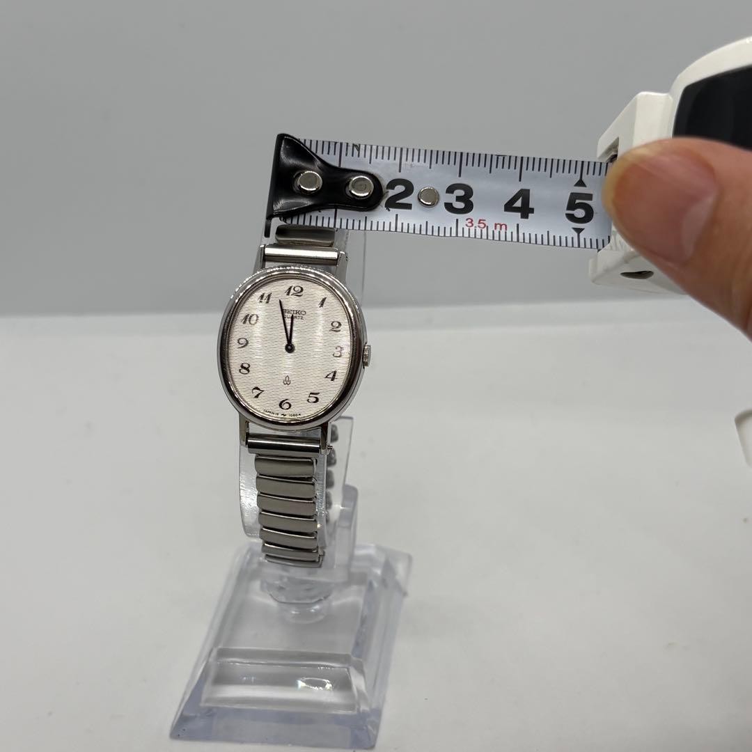 [Rare & Working] SEIKO Vintage Ladies Oval Arabic Dial Watch