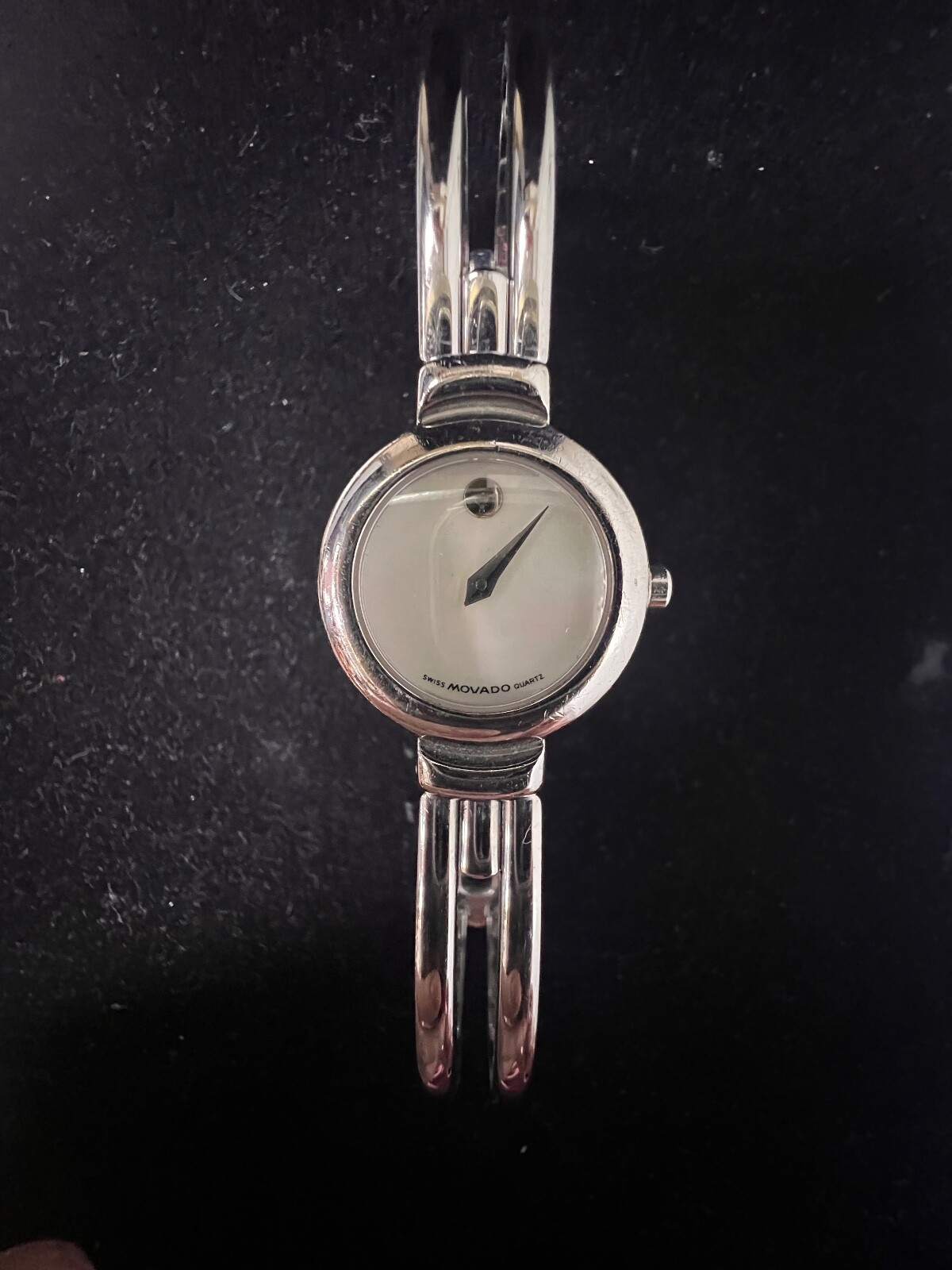Movado Bela Women’s Watch – Timeless Elegance with Mother-of-Pearl Dial