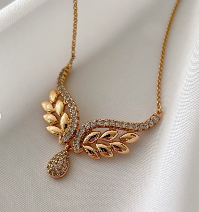 2Ct Round Cut Simulated Diamond Women’s Wing Pendant In 14K Yellow Gold Plated