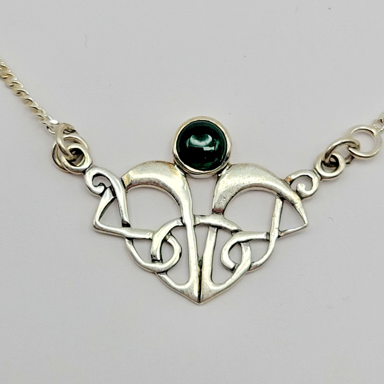 Sterling Silver Green Agate Celtic Knot Pendant Curb Chain Necklace ~16.5″-17.5″