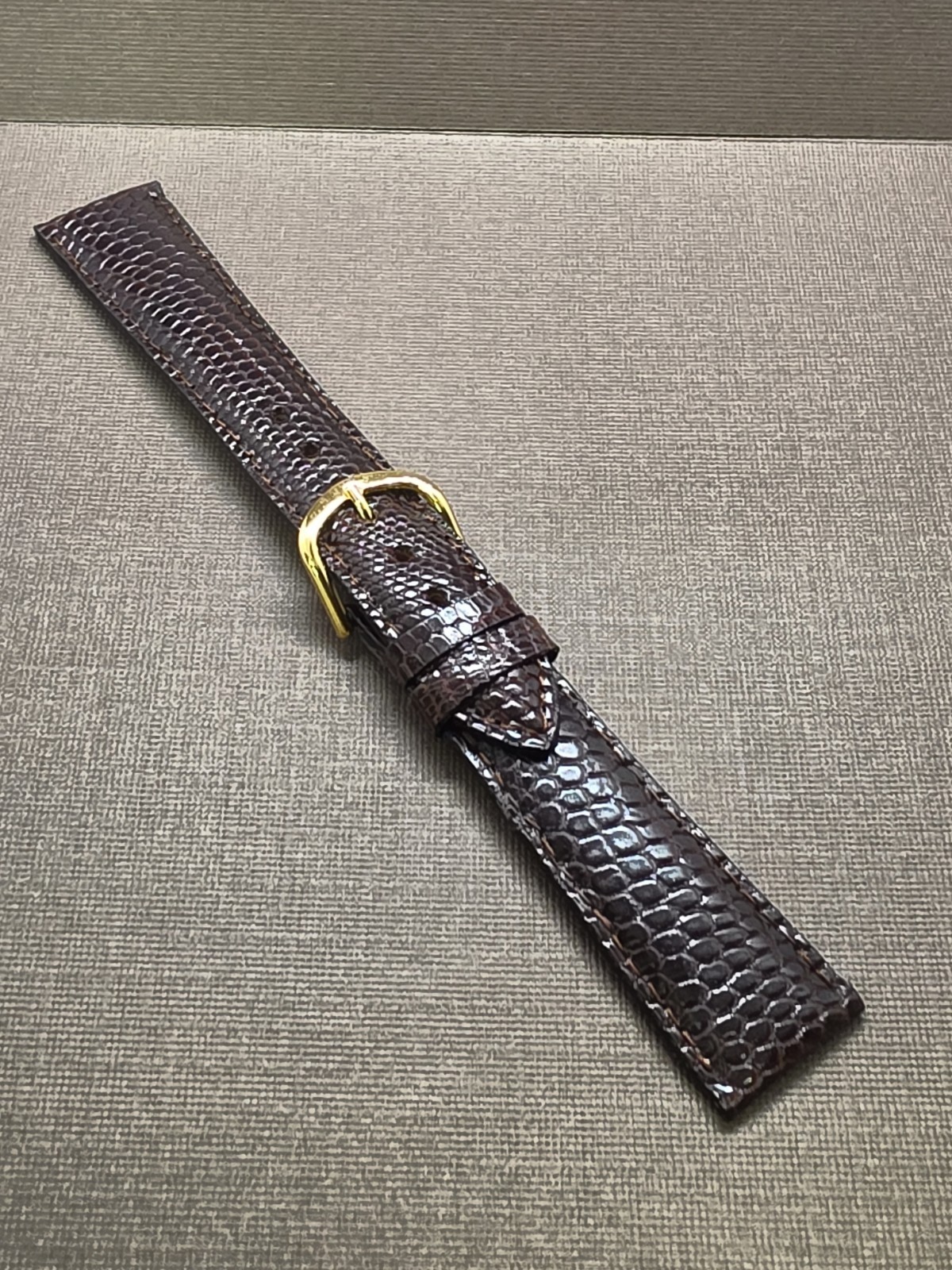 Lot Of 2 Vintage NOS 20R Dark Brown Padded & Stitched Genuine Lizard Watch Bands
