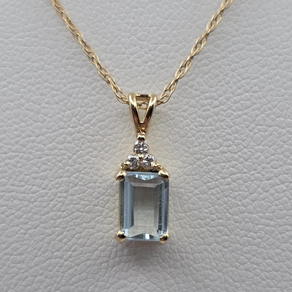 16″ 14K Yellow Gold Emerald-Cut Aquamarine & Diamond Accent Pendant Necklace