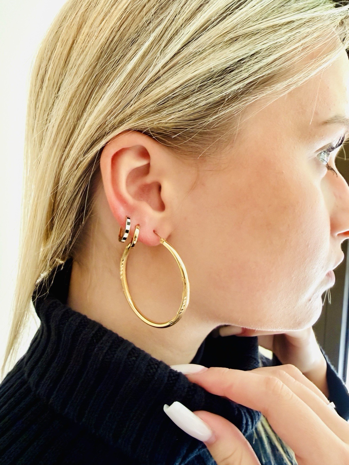 14K Yellow Gold Black & White Checkers Enamel Huggie Hoop Earrings Real Jewelry