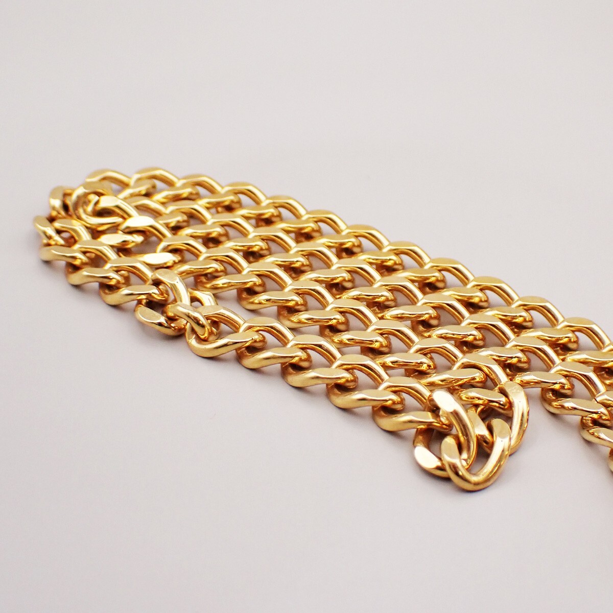 CHANEL CC Logo Turn Lock Chain Necklace Pendant 96A GHW Vintage 45RK644