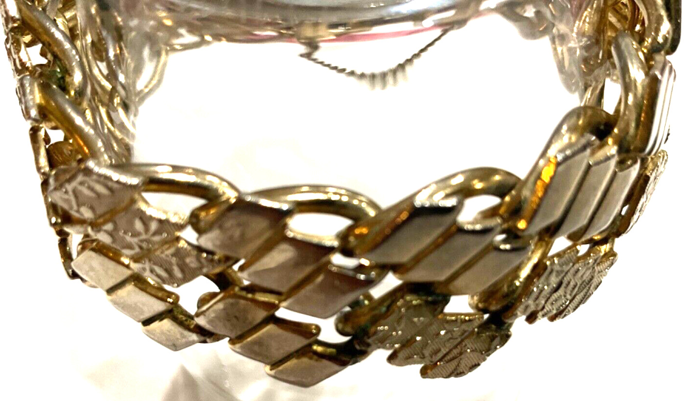 VTG ETCHED FLORAL DESIGN GOLD TONE BRACELET WITH SAFETY CHAIN FOLD OVER CLASP
