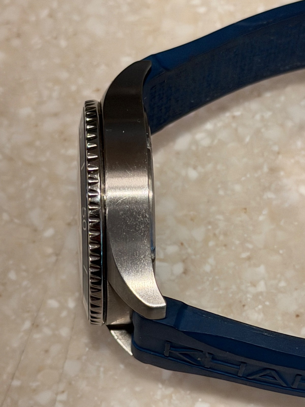 hamilyon khaki navy scuba 40mm blue rubber strap H82345341