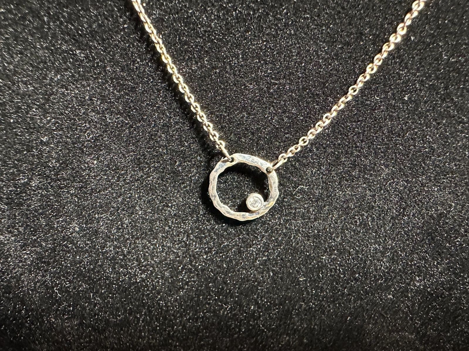2.52g Vintage Sterling Silver 925 Textured Circle Pendant Necklace 16 in M