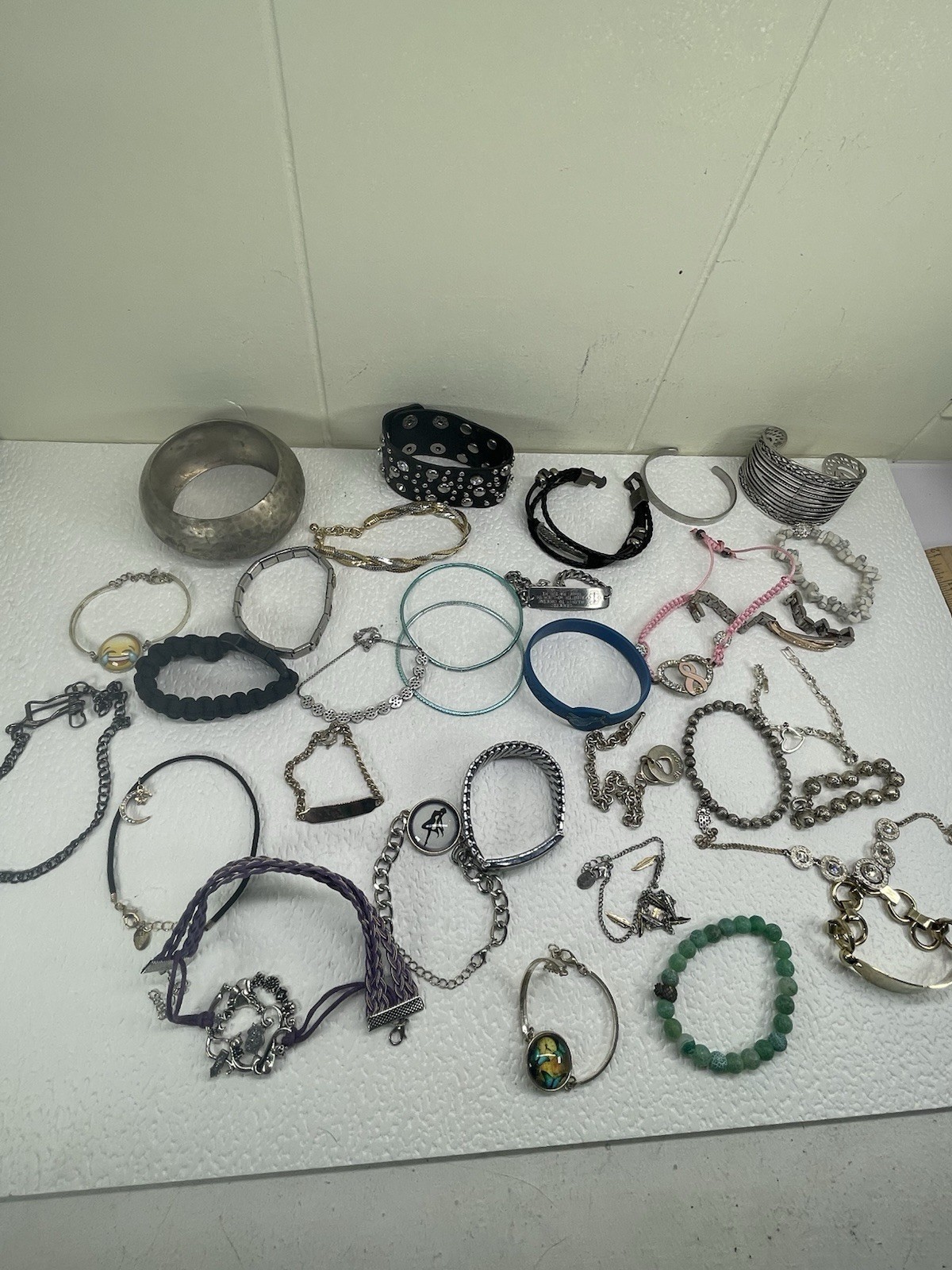 Lot of Assorted Sizes Mix 30+ Pieces Necklaces, Bracelets Gold Copper Tone