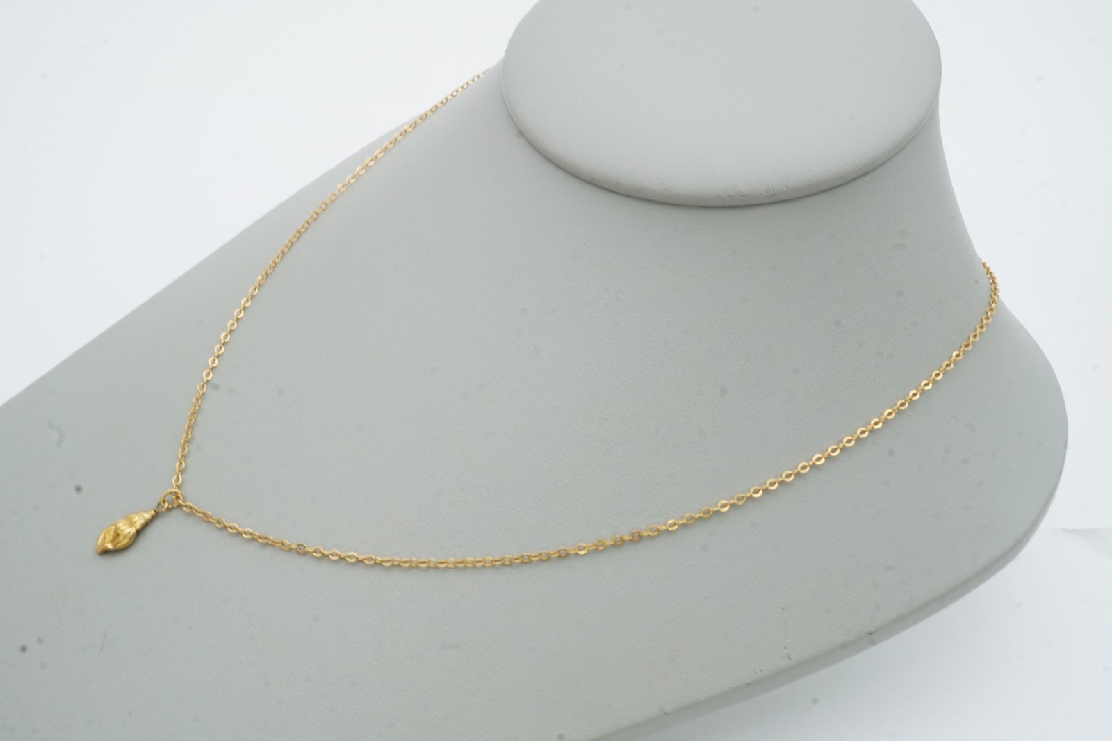 Vintage Carla Gold Filled Sea Shell Necklace 18″