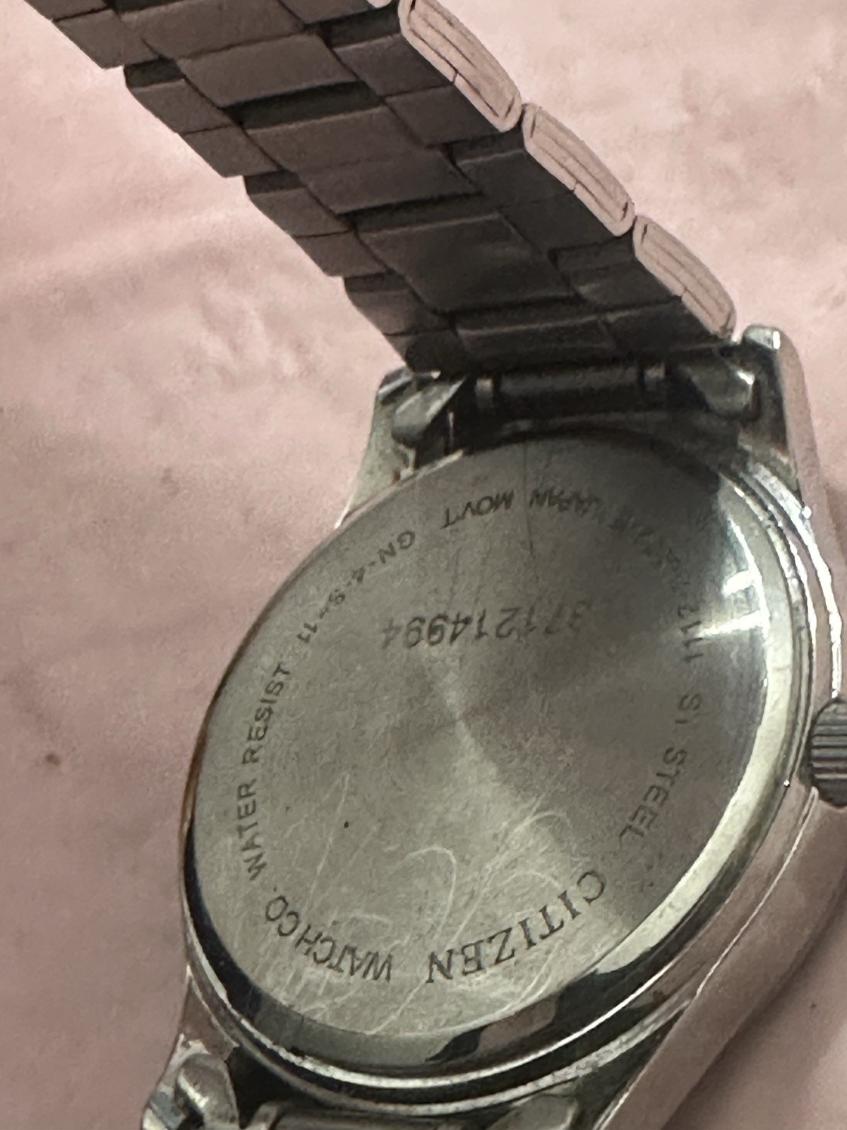 Citizen Women’s With Pink And Clear Accent Crystals Around Bezel . Clean Glass