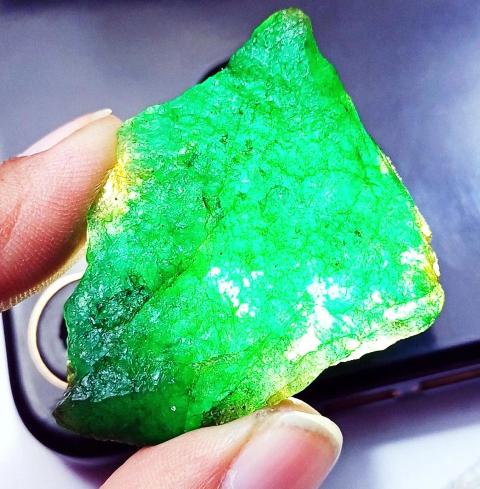 Loose Gemstone Natural Emerald Rough 99.20 Ct Certified With Free Gift