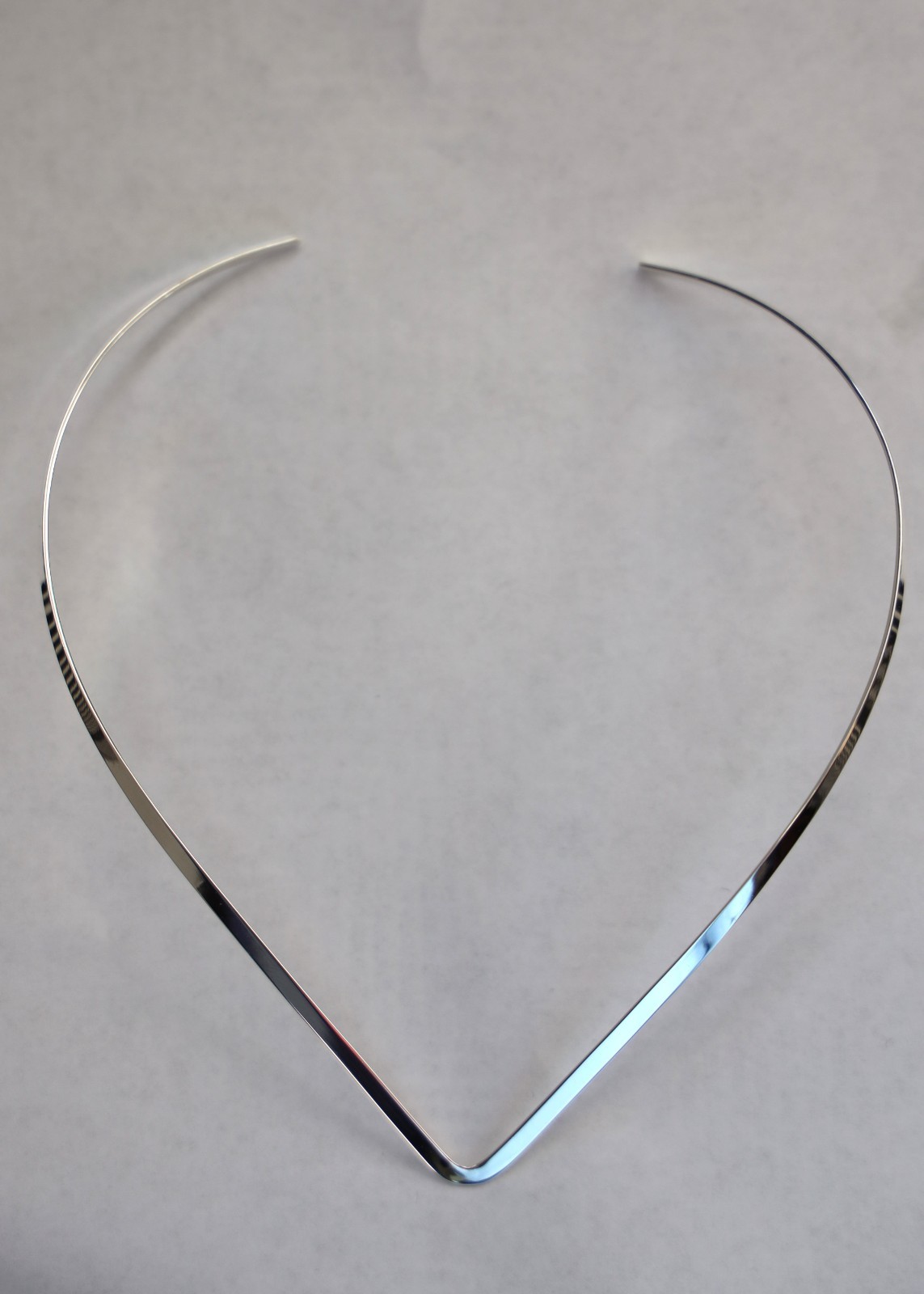 .925 Sterling Silver Plated Choker Collar Necklace Flat V Shape Fashion Jewelry
