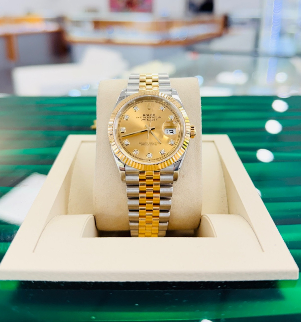 Rolex Datejust 36 126233 Stainless /Gold Factory Champagne Diamond Dial Jubilee
